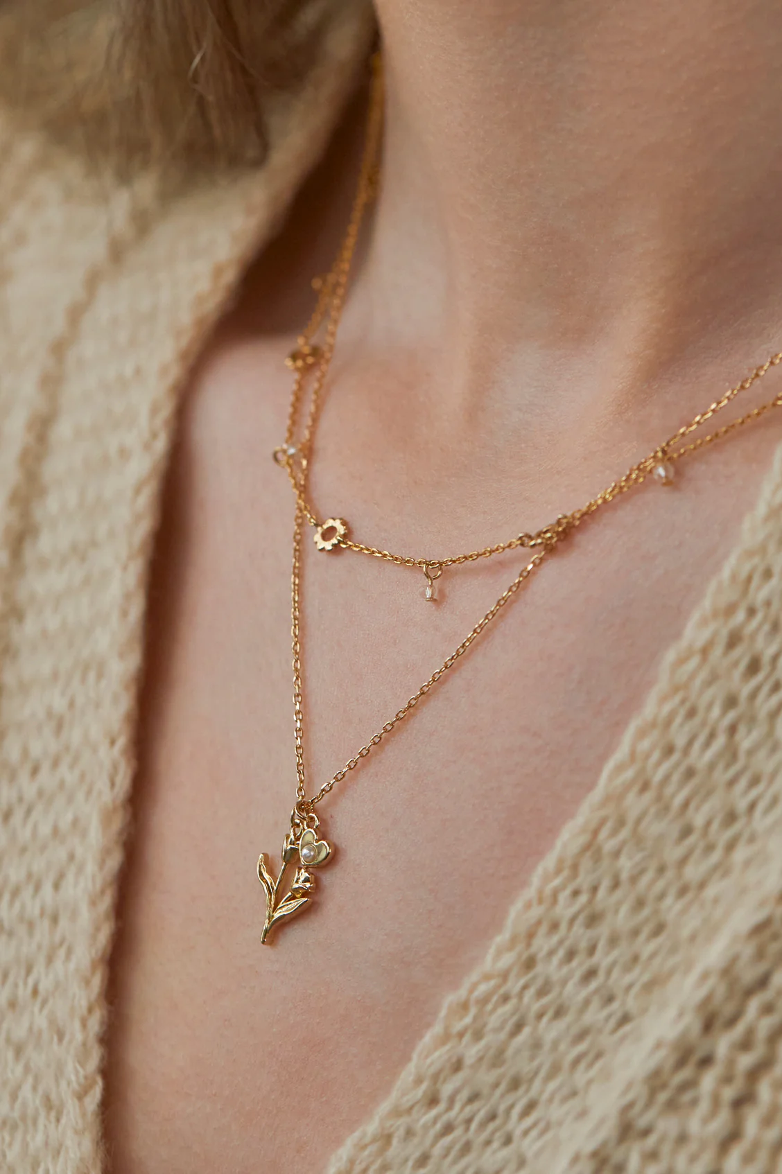 Flower Crystal Necklace - Image 3