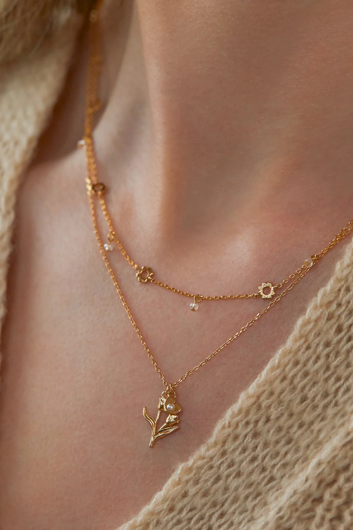 Flower Crystal Necklace - Image 7
