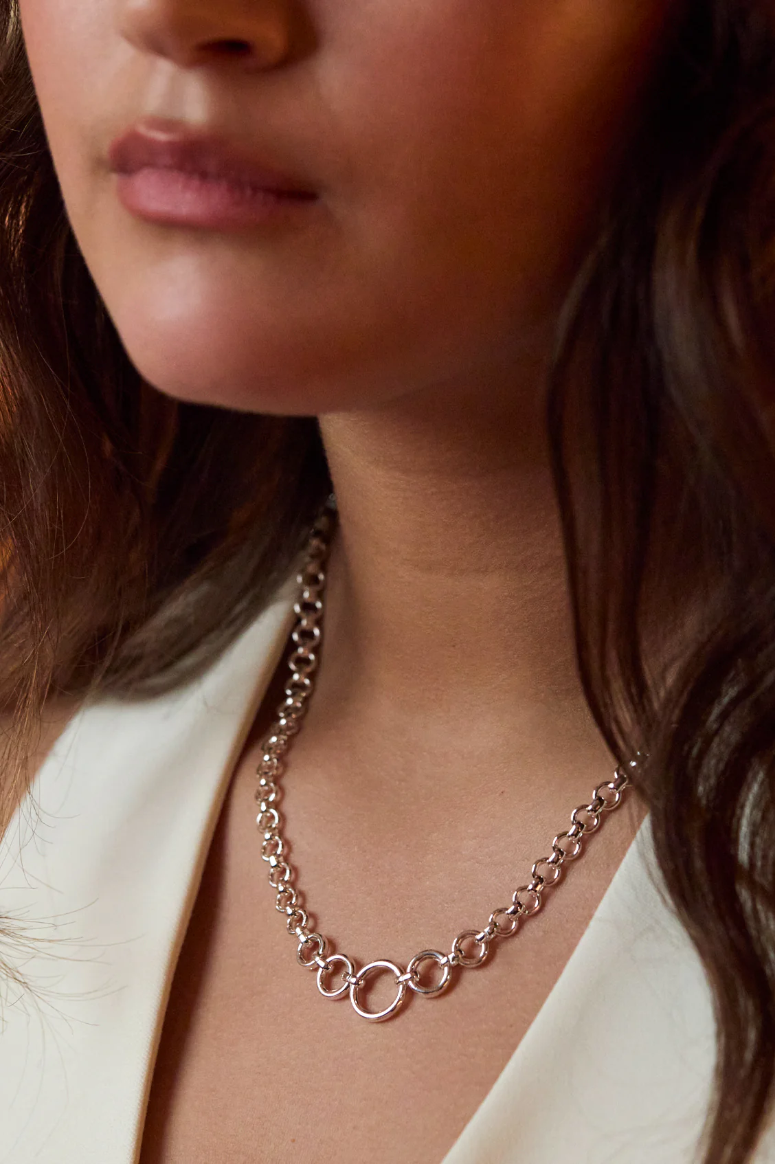 Graduated Round Link Chain Necklace - Image 2