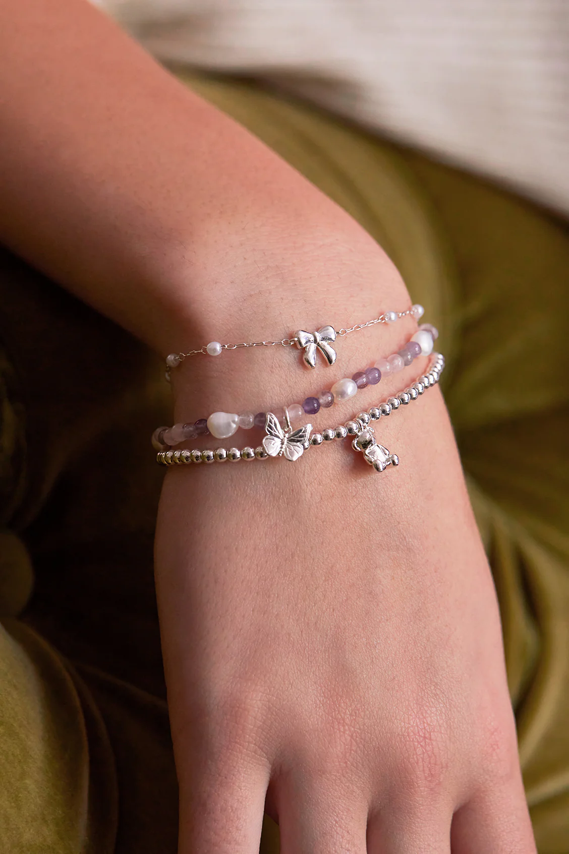 Pearl Bow Beaded Chain Bracelet - Image 5