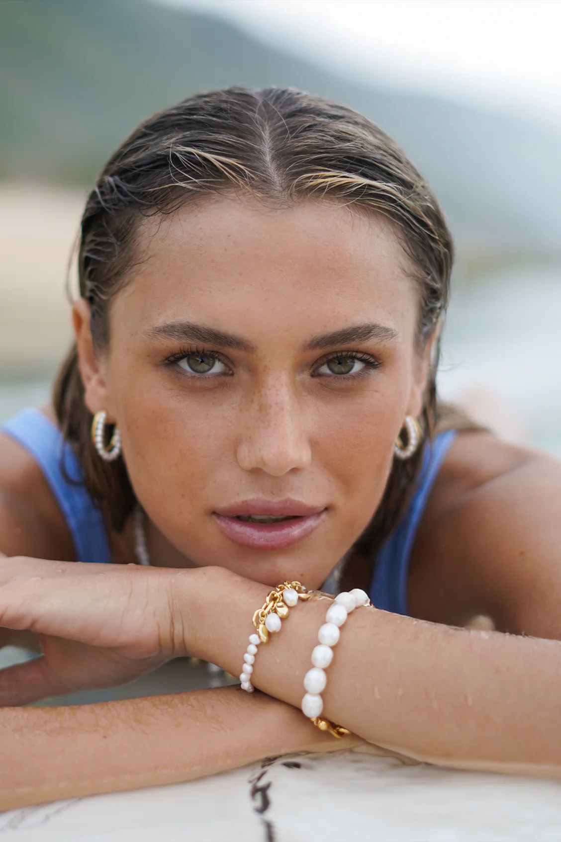 Molten Gold and Baroque Pearl Bangle Bracelet - Image 5
